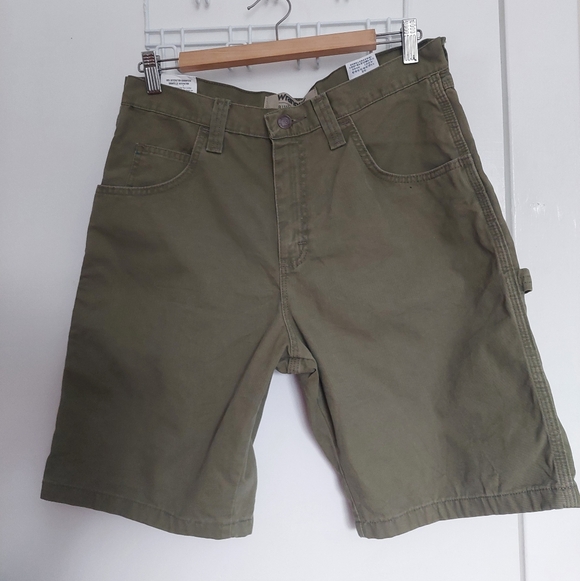 Wrangler Other - Wrangler Men's Cargo Shorts in Olive